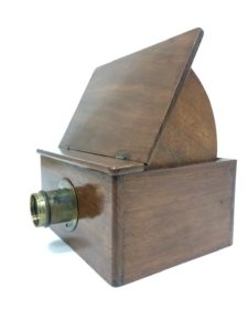 Caméra obscura circa 1860 | VINTAGE-CAMERAS
